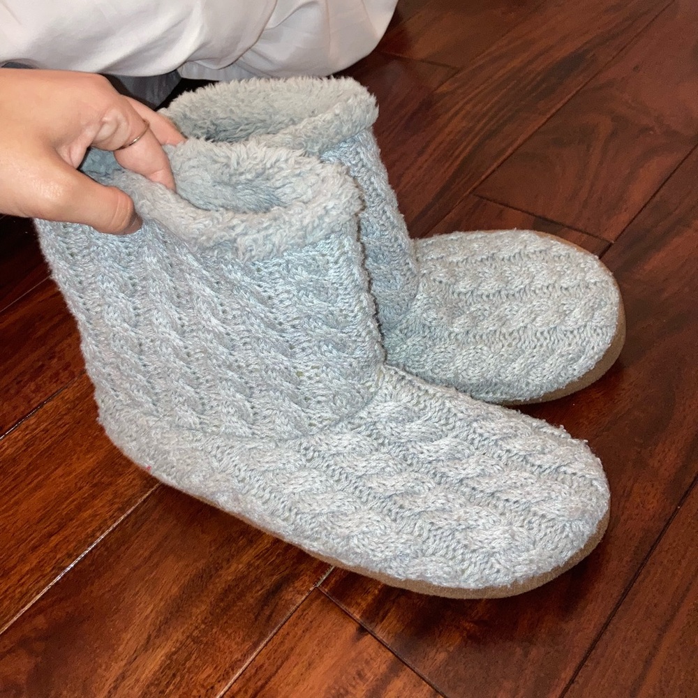 Target Slipper Boots Size XL (11-12) Slightly Worn, Grey, Sherpa Insides, Knit
